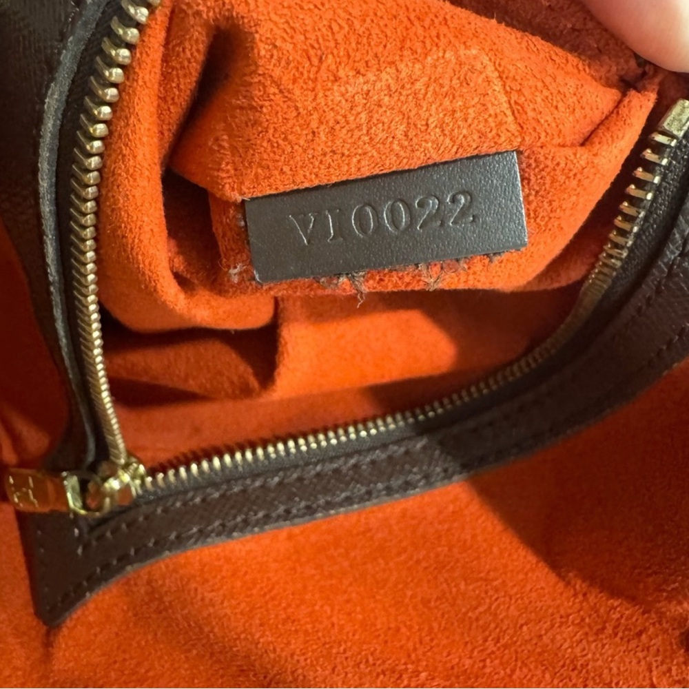 Louis Vuitton Damier Ebene Triana Bag. - Picture 12 of 13